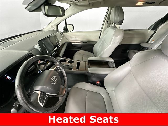 2022 Toyota Sienna XLE