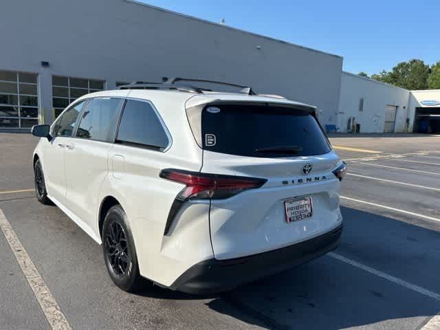 2022 Toyota Sienna XLE