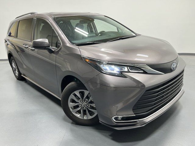 2022 Toyota Sienna XLE