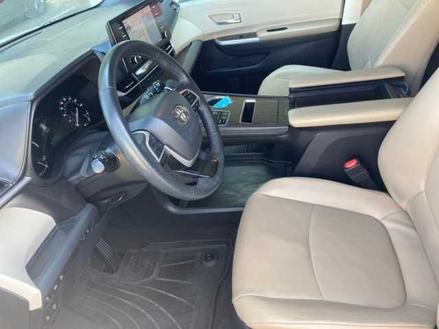 2022 Toyota Sienna XLE