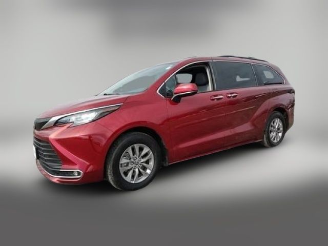 2022 Toyota Sienna XLE