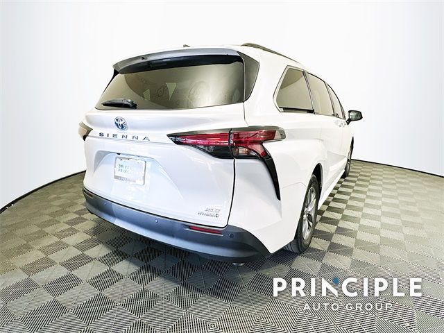 2022 Toyota Sienna XLE