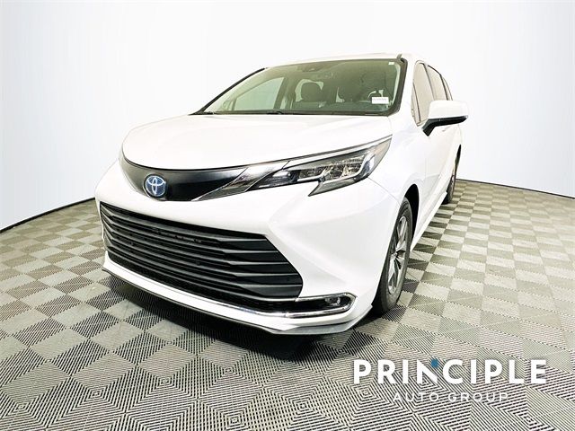 2022 Toyota Sienna XLE