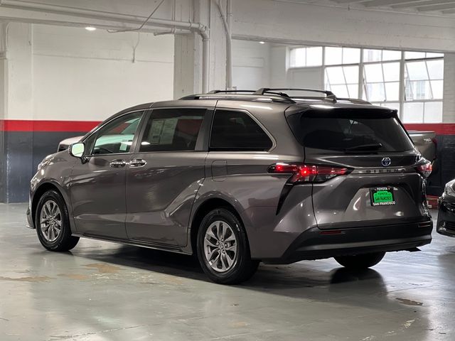 2022 Toyota Sienna XLE