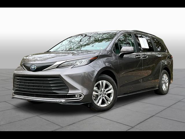 2022 Toyota Sienna XLE