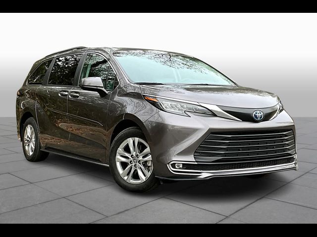 2022 Toyota Sienna XLE