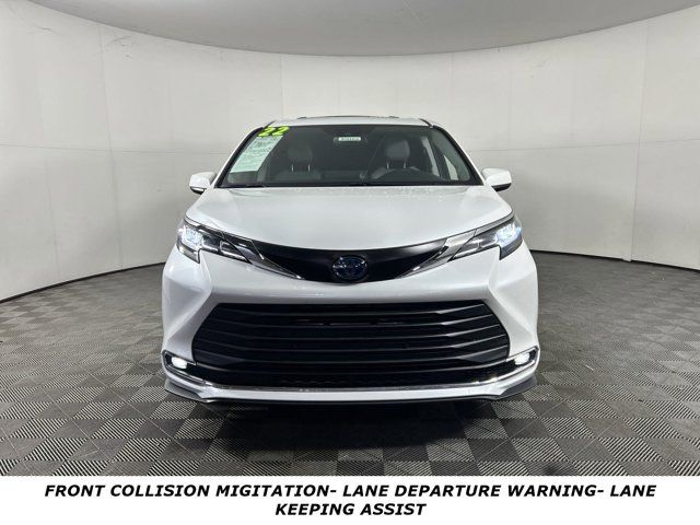 2022 Toyota Sienna XLE