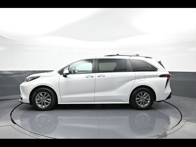 2022 Toyota Sienna XLE