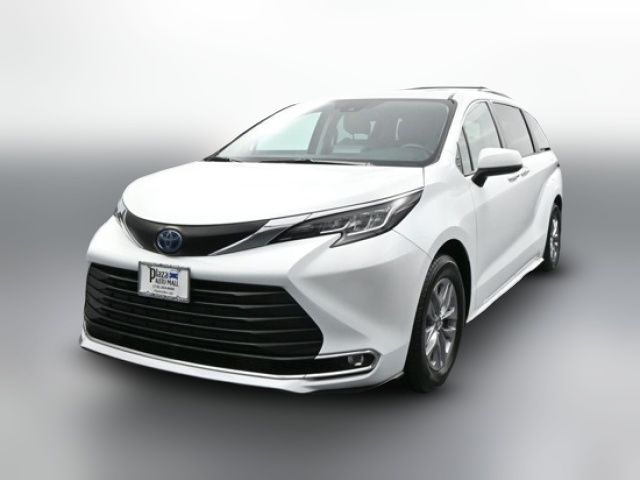 2022 Toyota Sienna XLE