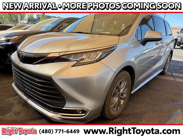 2022 Toyota Sienna XLE