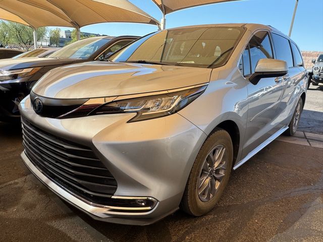 2022 Toyota Sienna XLE