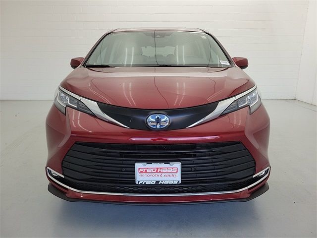 2022 Toyota Sienna XLE