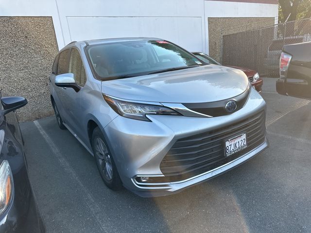 2022 Toyota Sienna XLE