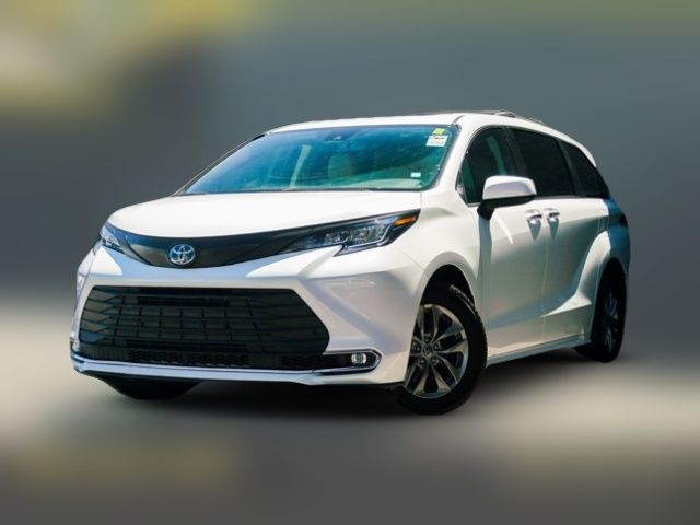 2022 Toyota Sienna XLE