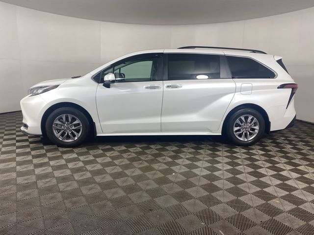 2022 Toyota Sienna XLE