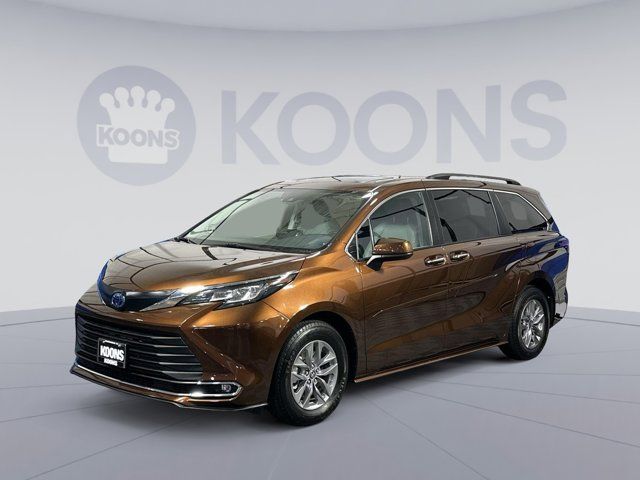 2022 Toyota Sienna XLE