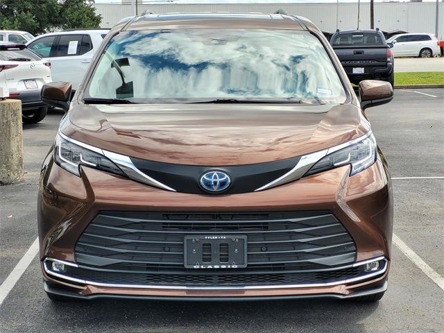 2022 Toyota Sienna XLE