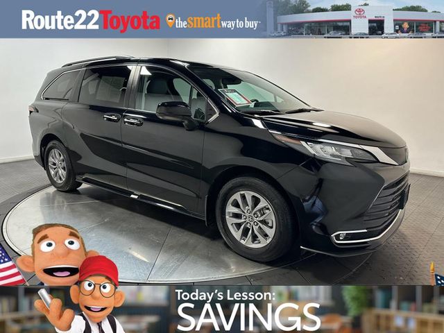 2022 Toyota Sienna XLE