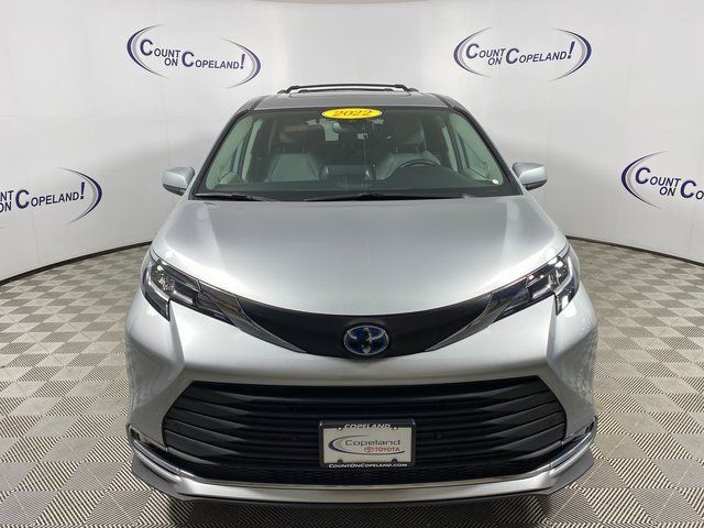 2022 Toyota Sienna XLE