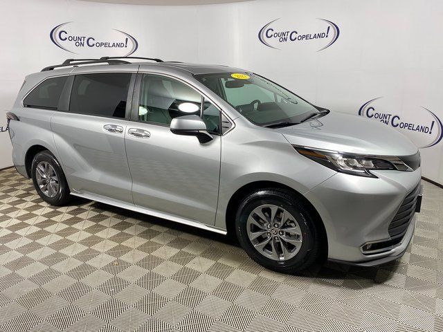 2022 Toyota Sienna XLE