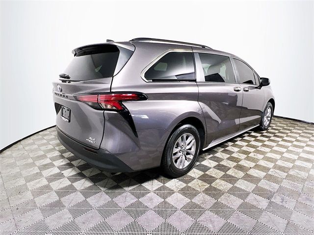 2022 Toyota Sienna XLE