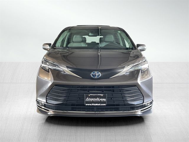 2022 Toyota Sienna XLE