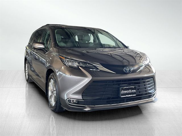 2022 Toyota Sienna XLE