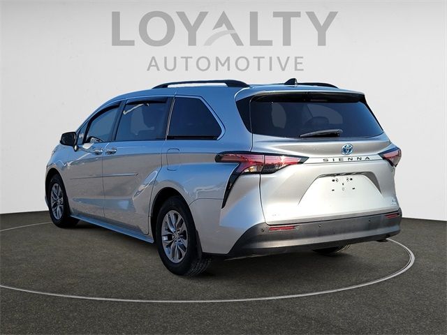 2022 Toyota Sienna XLE