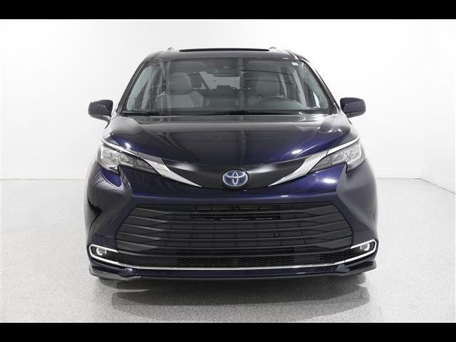 2022 Toyota Sienna XLE