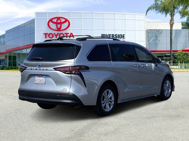 2022 Toyota Sienna XLE