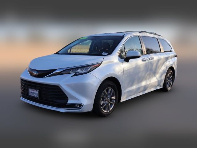 2022 Toyota Sienna XLE