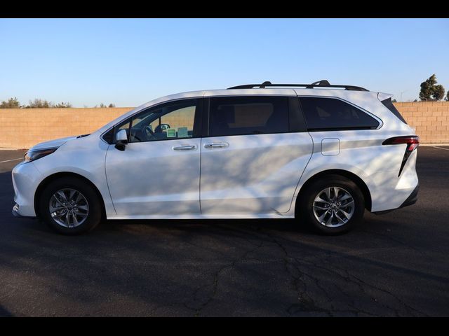 2022 Toyota Sienna XLE