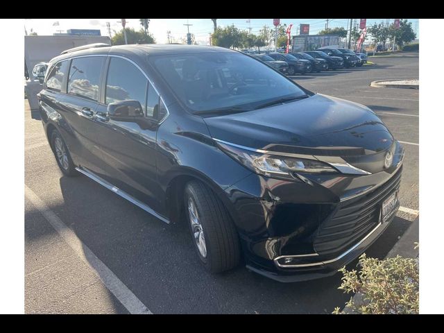 2022 Toyota Sienna XLE