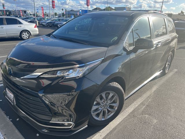 2022 Toyota Sienna XLE