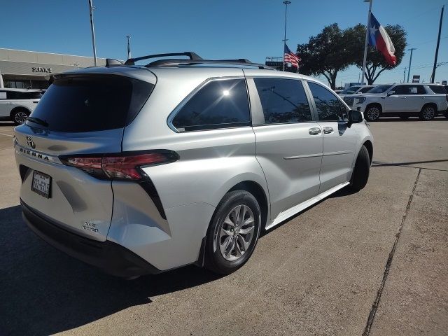 2022 Toyota Sienna XLE