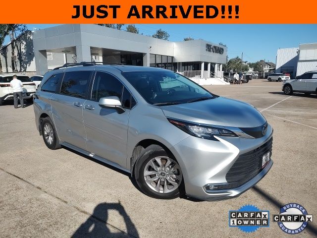 2022 Toyota Sienna XLE