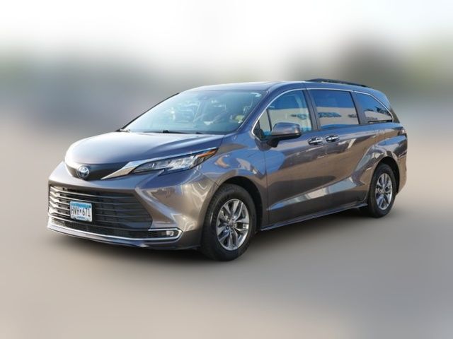 2022 Toyota Sienna XLE