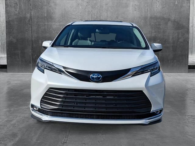 2022 Toyota Sienna XLE