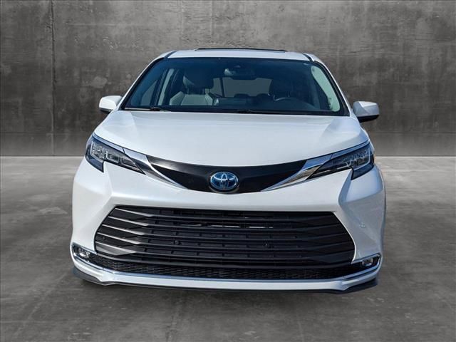 2022 Toyota Sienna XLE