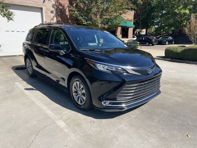 2022 Toyota Sienna XLE