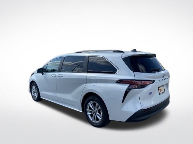 2022 Toyota Sienna XLE