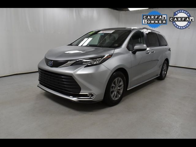 2022 Toyota Sienna XLE