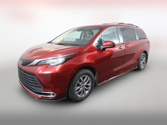 2022 Toyota Sienna XLE