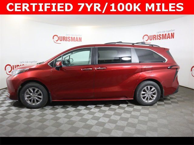 2022 Toyota Sienna XLE