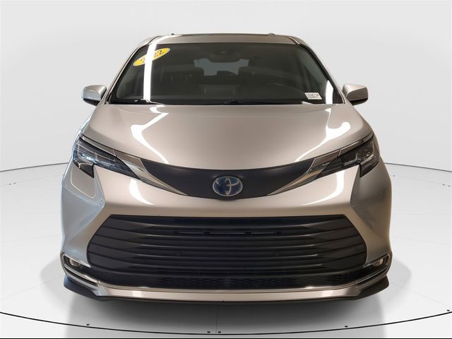 2022 Toyota Sienna XLE