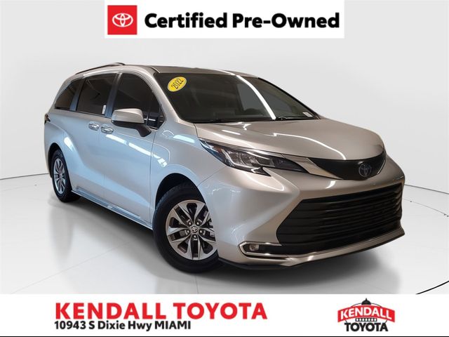 2022 Toyota Sienna XLE