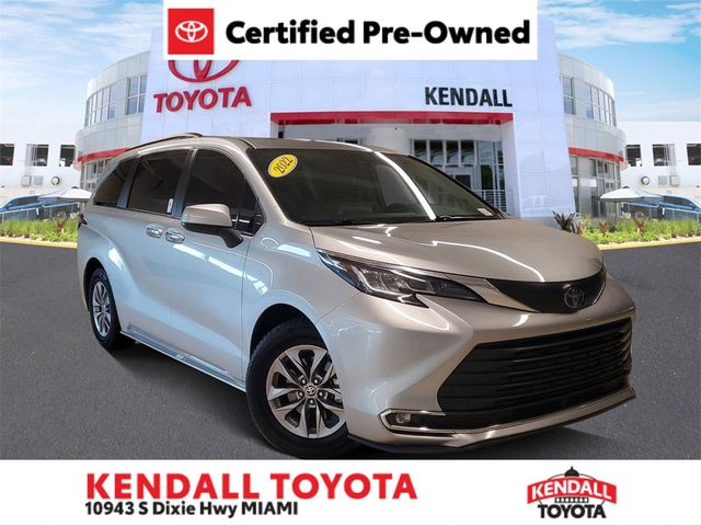 2022 Toyota Sienna XLE