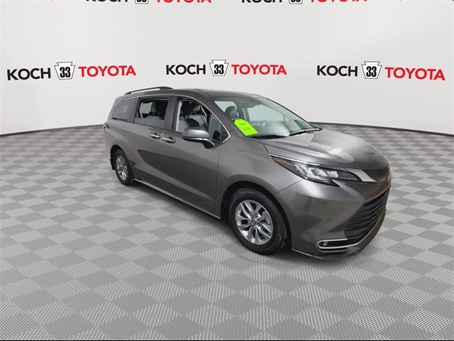 2022 Toyota Sienna XLE