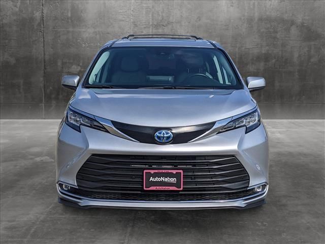 2022 Toyota Sienna XLE