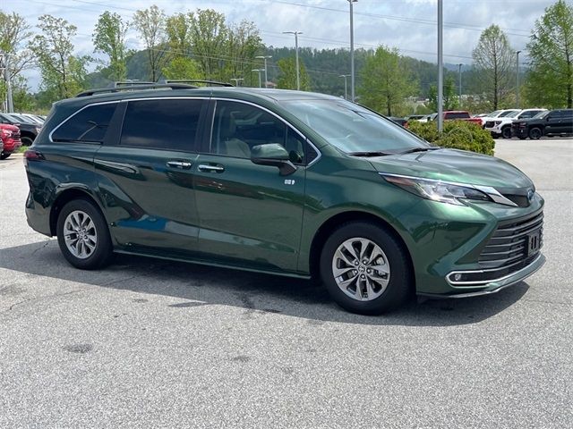 2022 Toyota Sienna XLE